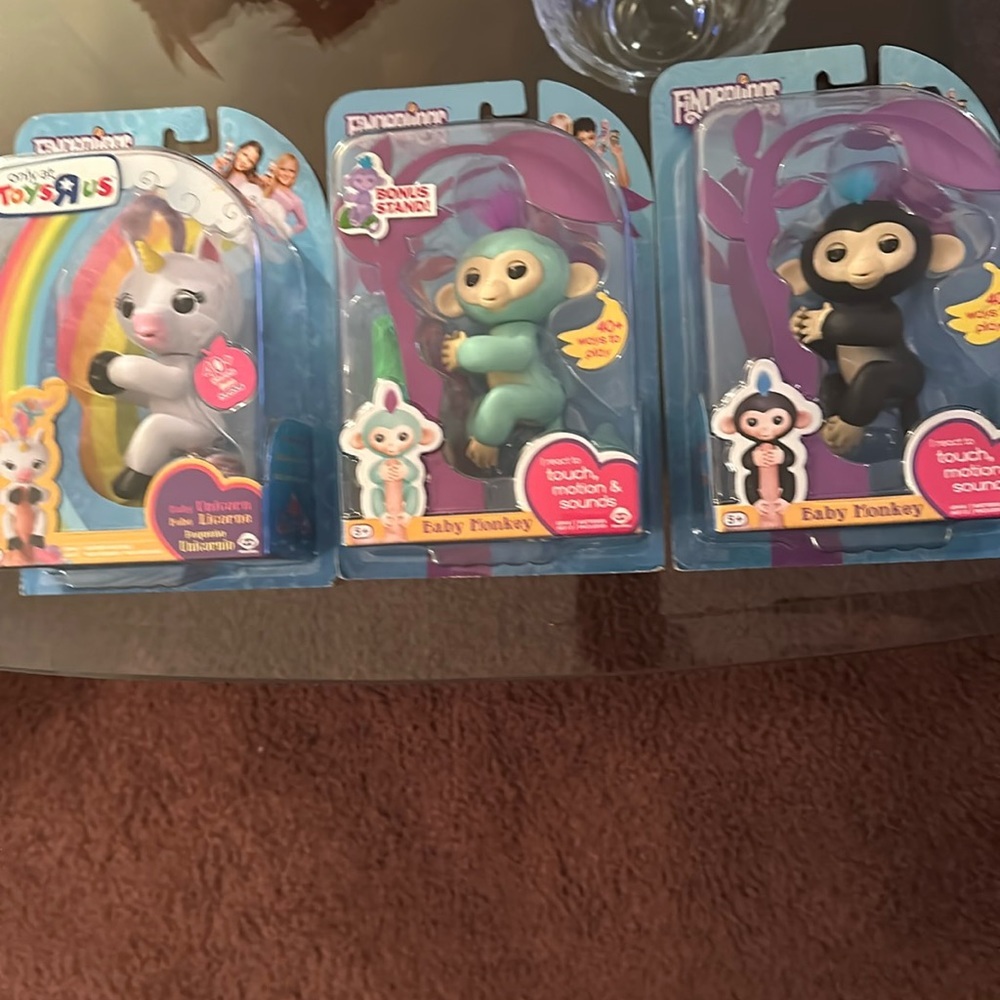3 Fingerlings NWT